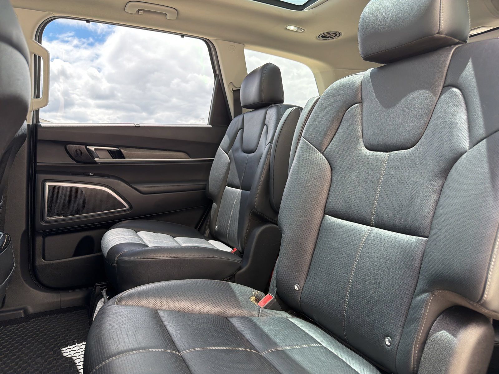 Used 2022 Kia Telluride SX w/ Nightfall Edition Package AWD/4WD image 13