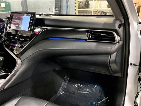 Used 2022 Toyota Camry XSE w/ Navigation Upgrade Package image 19