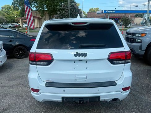 Used 2019 Jeep Grand Cherokee Altitude RWD image 8