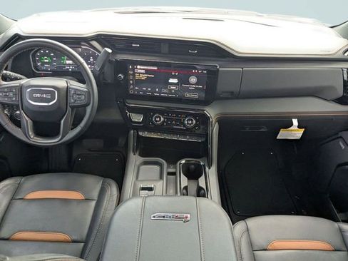 Used 2025 GMC Sierra 2500 AT4 image 15