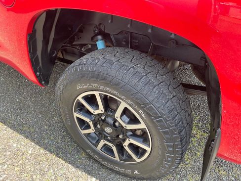 Used 2014 Toyota Tundra SR5 w/ TRD Off Road Package AWD/4WD image 8