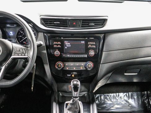 Used 2017 Nissan Rogue S FWD image 13