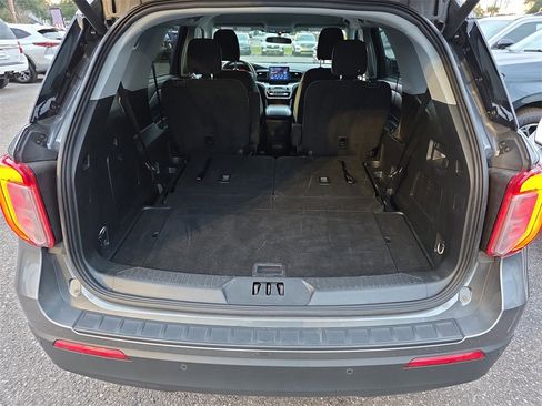 Used 2024 Ford Explorer XLT image 33