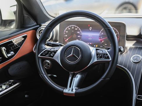 Used 2023 Mercedes-Benz C 300 Sedan image 15