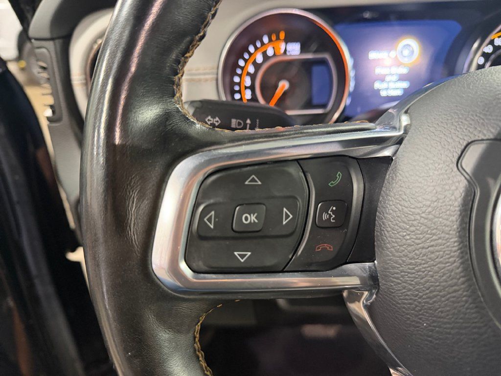 Used 2022 Jeep Wrangler Unlimited Sahara AWD/4WD image 33
