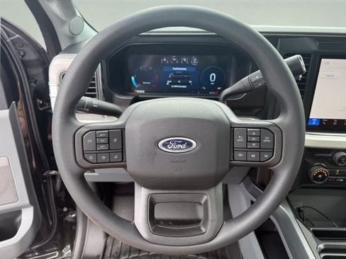 New 2026 Ford F250 XLT w/ XLT Premium Package AWD/4WD image 17