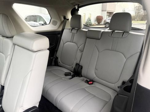 Used 2024 Honda Pilot Touring image 21