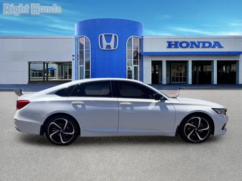 Used 2022 Honda Accord Sport image 8