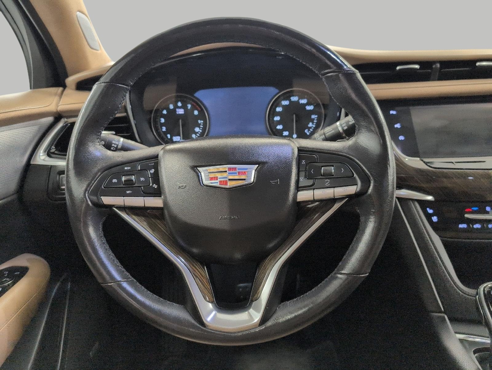 Used 2020 Cadillac XT6 Premium Luxury w/ Platinum Package AWD/4WD image 5