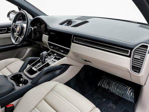 Used 2019 Porsche Cayenne image 10