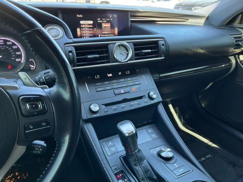 Used 2017 Lexus RC 200t w/ Premium Package RWD image 15