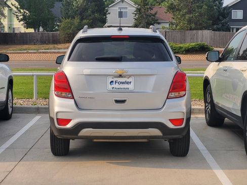 Used 2022 Chevrolet Trax LT w/ LT Convenience Package AWD/4WD image 4