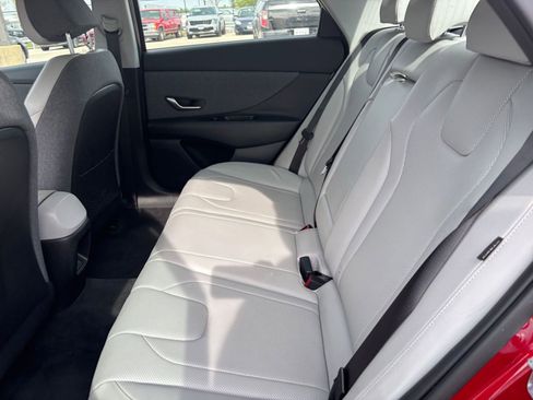 Used 2025 Hyundai Elantra Limited FWD image 23