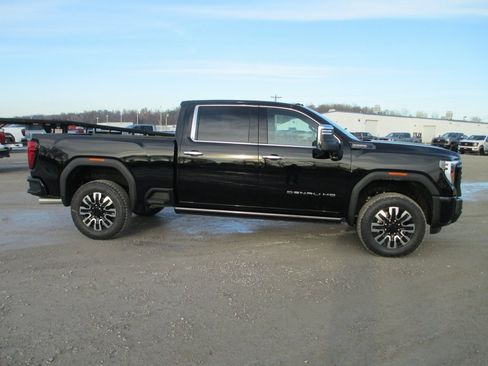 New 2026 GMC Sierra 2500 Denali Ultimate w/ Max Trailering Package image 3