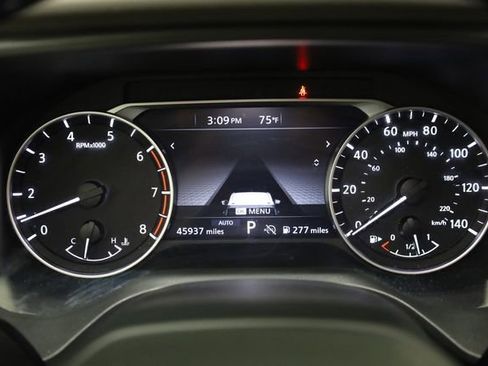 Used 2025 Nissan Rogue SV AWD/4WD image 19