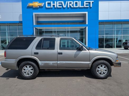 Used 2001 GMC Jimmy SLT w/ SLT Luxury Equipment Group AWD/4WD image 32