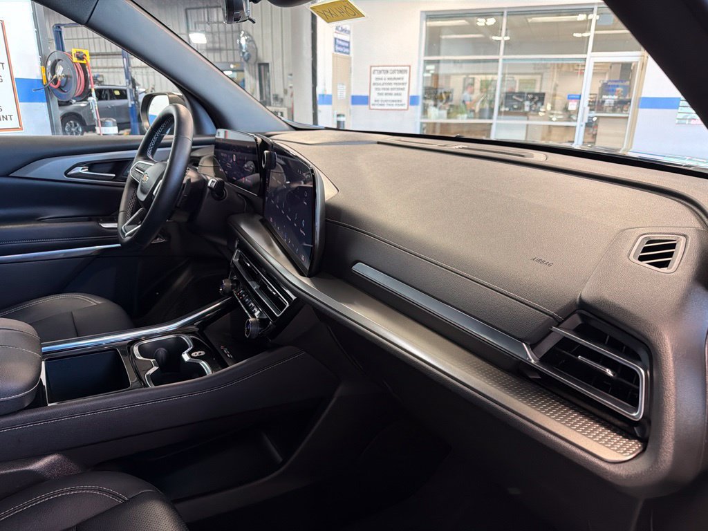 Used 2026 Chevrolet Traverse LT w/ Driver Confidence Package AWD/4WD image 34