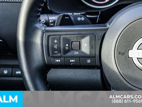 Certified 2025 Nissan Pathfinder SV image 31