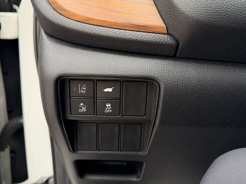 Used 2018 Honda CR-V Touring image 45