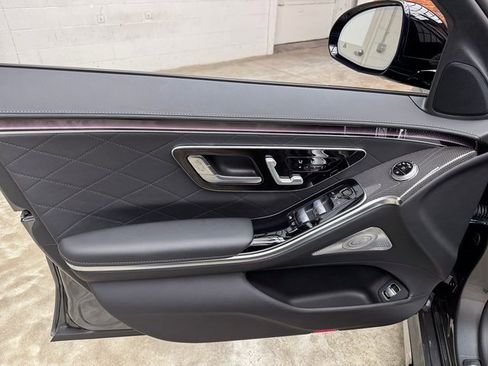 Used 2025 Mercedes-Benz S 580 S 580 image 10