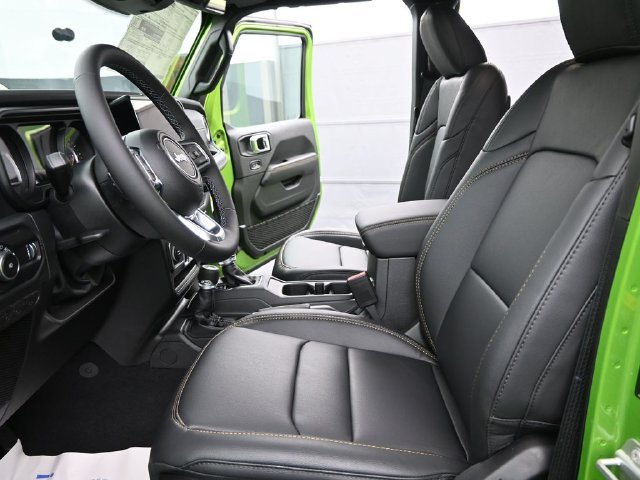 New 2026 Jeep Wrangler Unlimited Sahara w/ Whitecap Package AWD/4WD image 10