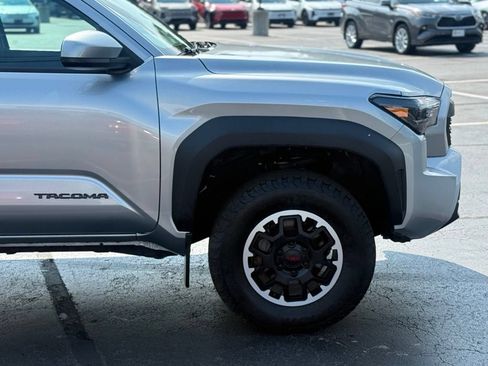 Used 2024 Toyota Tacoma TRD Off-Road AWD/4WD image 10
