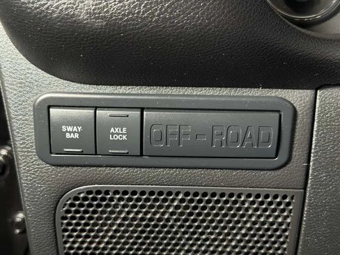 Used 2015 Jeep Wrangler Rubicon w/ Power Convenience Group AWD/4WD image 10