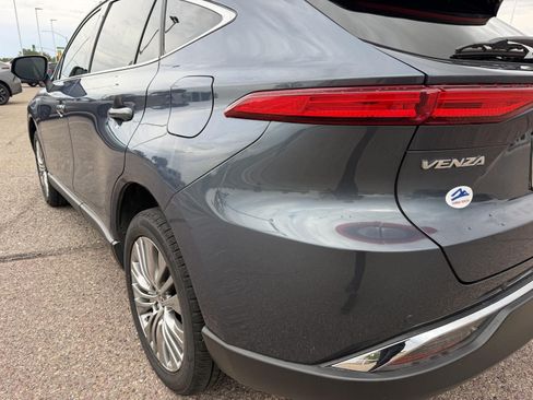 Used 2021 Toyota Venza XLE w/ Softex Package AWD/4WD image 12