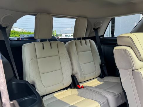 Used 2018 Ford Explorer Platinum AWD/4WD image 19