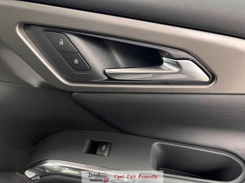 New 2026 Chevrolet Traverse LT w/ Sun and Wheel Package FWD image 39