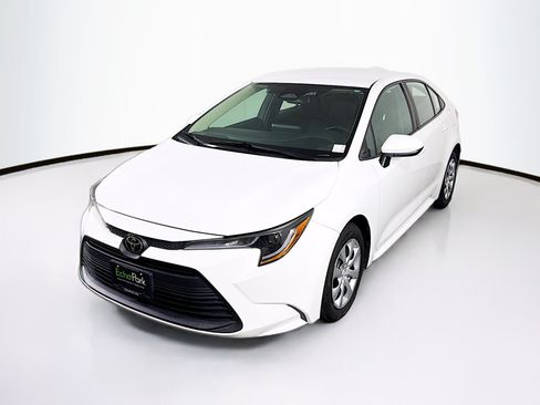 Used 2024 Toyota Corolla LE FWD image 3