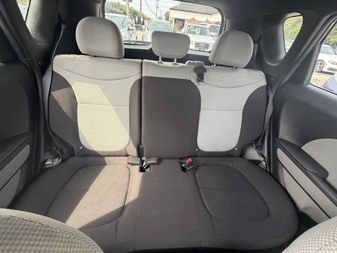 Used 2016 Kia Soul FWD image 16