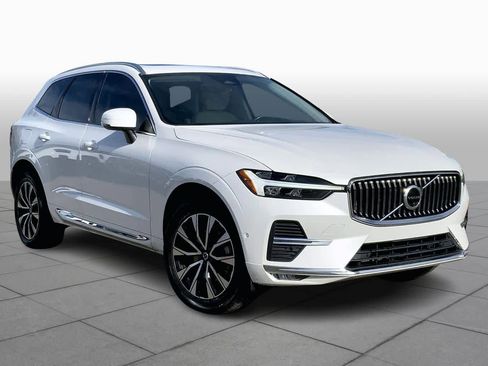 Used 2023 Volvo XC60 B5 Plus image 2