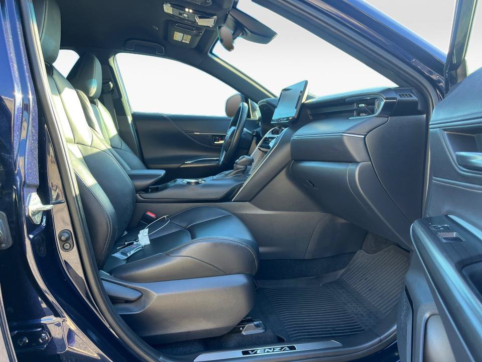 Used 2024 Toyota Venza XLE AWD/4WD image 27