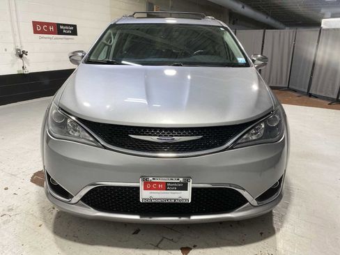Used 2019 Chrysler Pacifica Limited image 6
