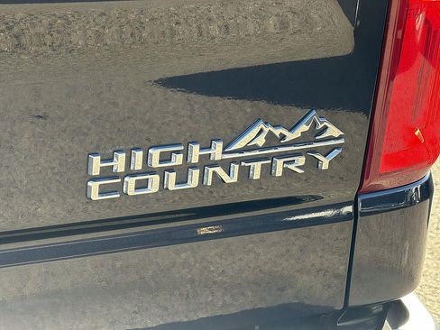 Used 2023 Chevrolet Silverado 1500 High Country w/ Technology Package AWD/4WD image 32