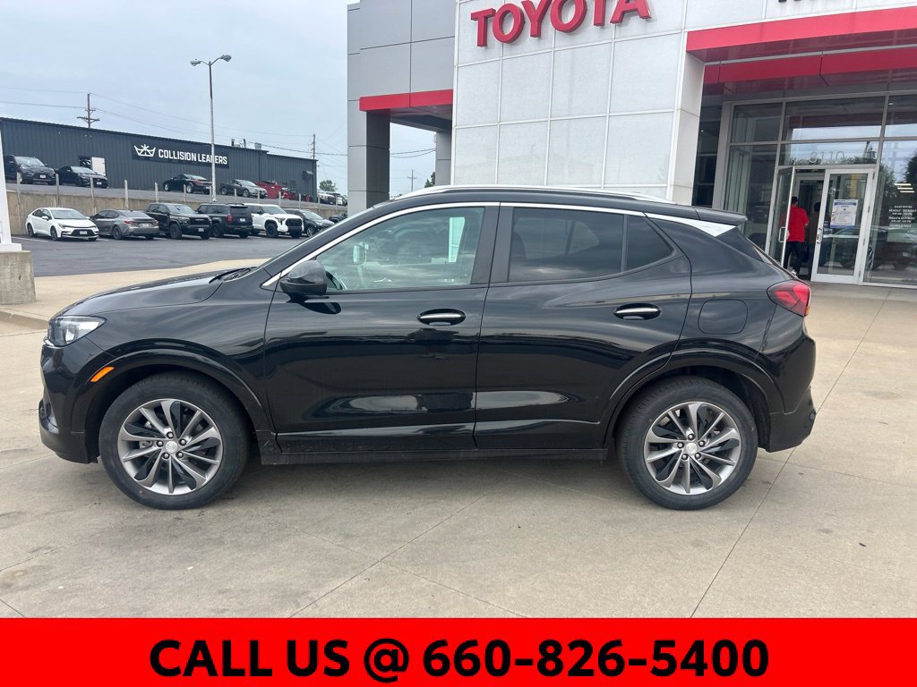 Used 2023 Buick Encore GX Select w/ Sport Touring Package FWD image 9