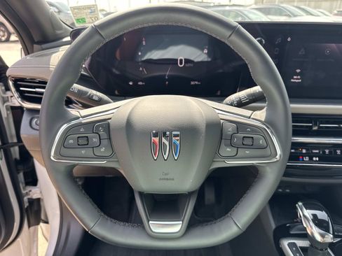 Used 2025 Buick Envista Avenir FWD image 22