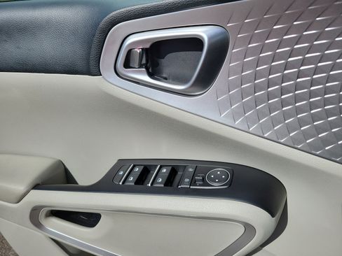 Used 2025 Kia Soul LX w/ LX Technology Package image 19