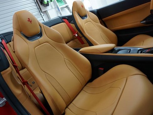 Used 2022 Ferrari Portofino M RWD image 20