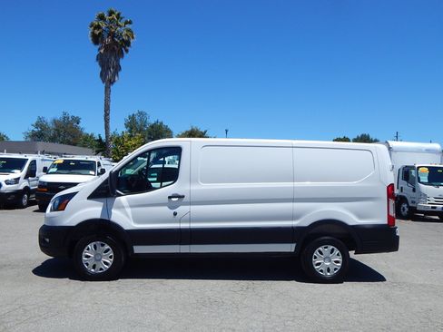 Used 2025 Ford Transit 250 Low Roof w/ Exterior Upgrade Package RWD image 4