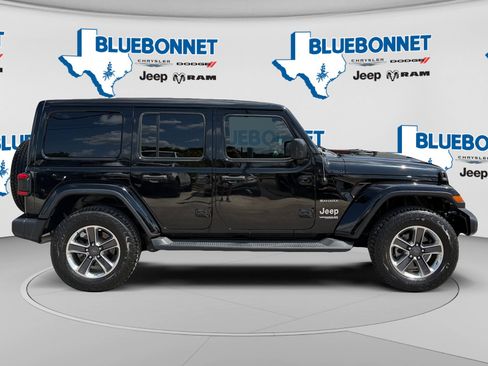Certified 2019 Jeep Wrangler Unlimited Sahara AWD/4WD image 4