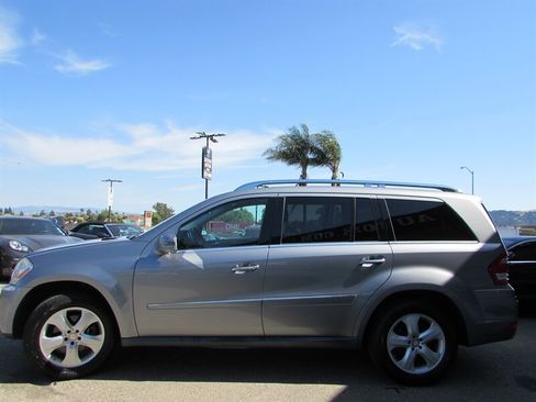 Used 2011 Mercedes-Benz GL 450 4MATIC image 4