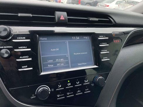 Used 2019 Toyota Camry LE image 37