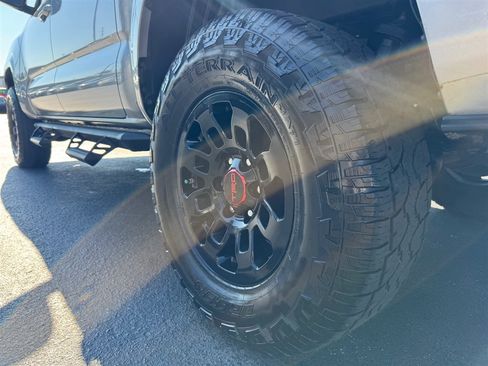 Used 2020 Toyota Tacoma SR image 10