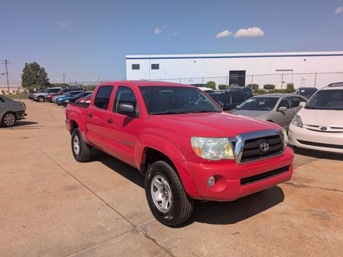 Used 2005 Toyota Tacoma PreRunner image 3