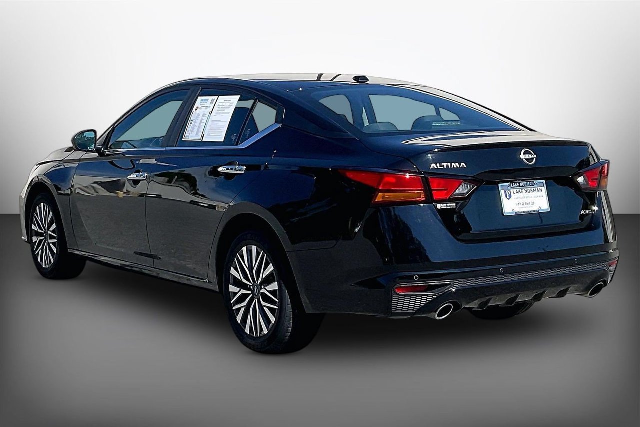 Used 2025 Nissan Altima 2.5 SV w/ SV Premium Package AWD/4WD image 6