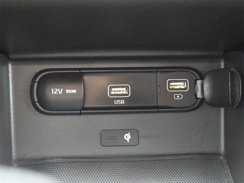 Certified 2022 Kia Telluride SX w/ SX Prestige Package image 22