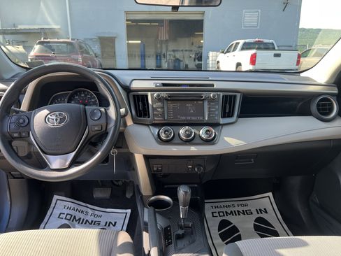Used 2014 Toyota RAV4 LE AWD/4WD image 14