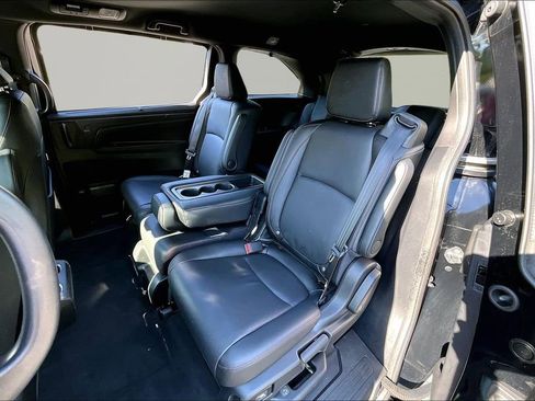 Used 2025 Honda Odyssey Sport-L image 17